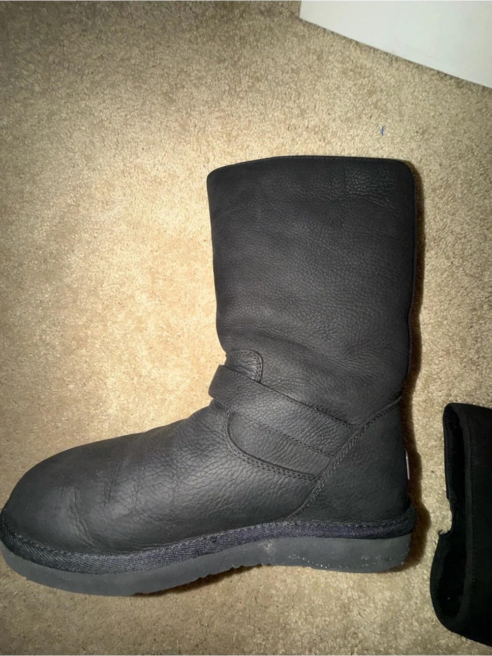 UGG Sutter Black Leather Buckle Moto Winter Boots Women’s 11